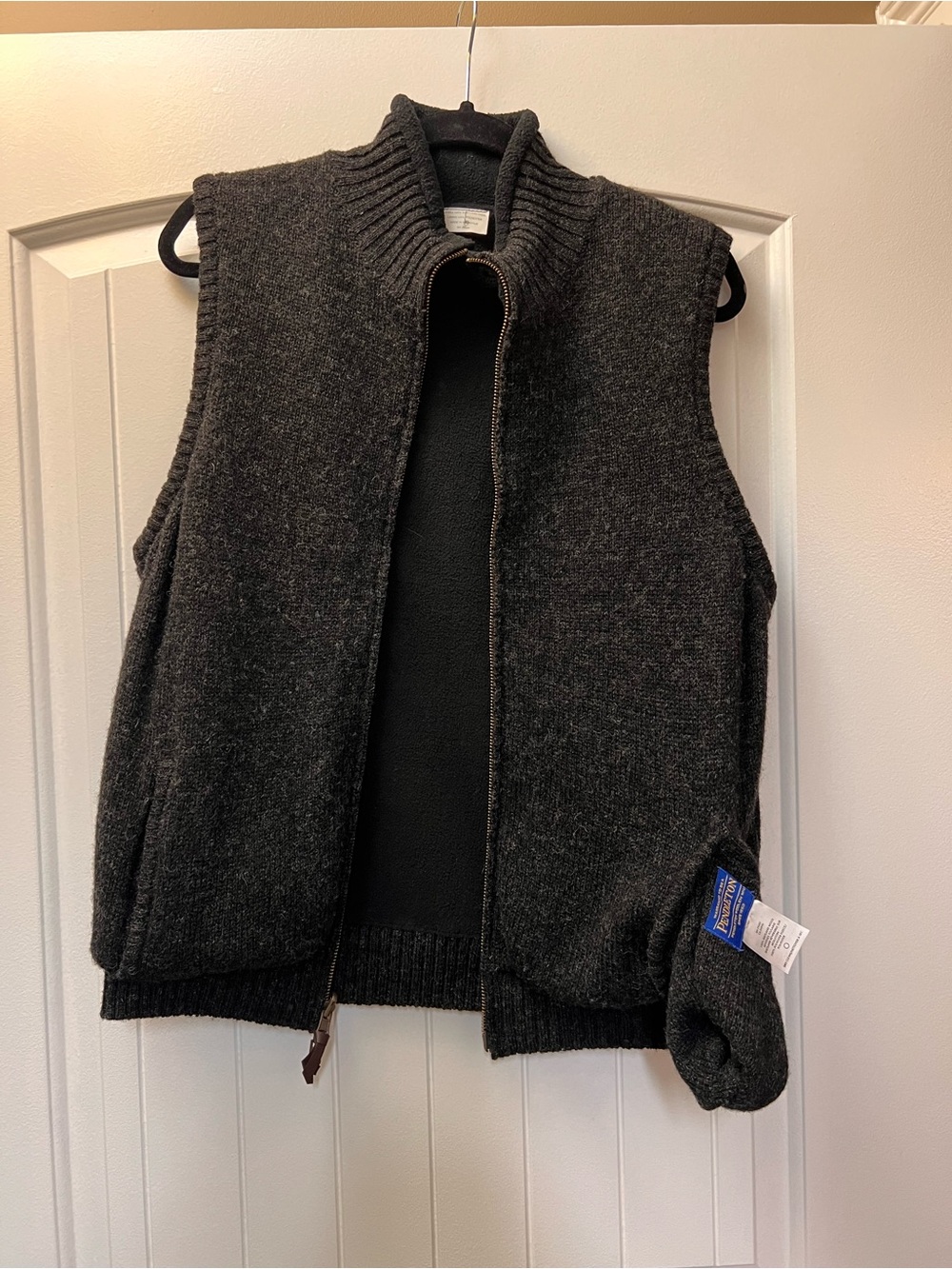 Men's Charcoal Zip-Front Wool Vest - Classic Casual Layer